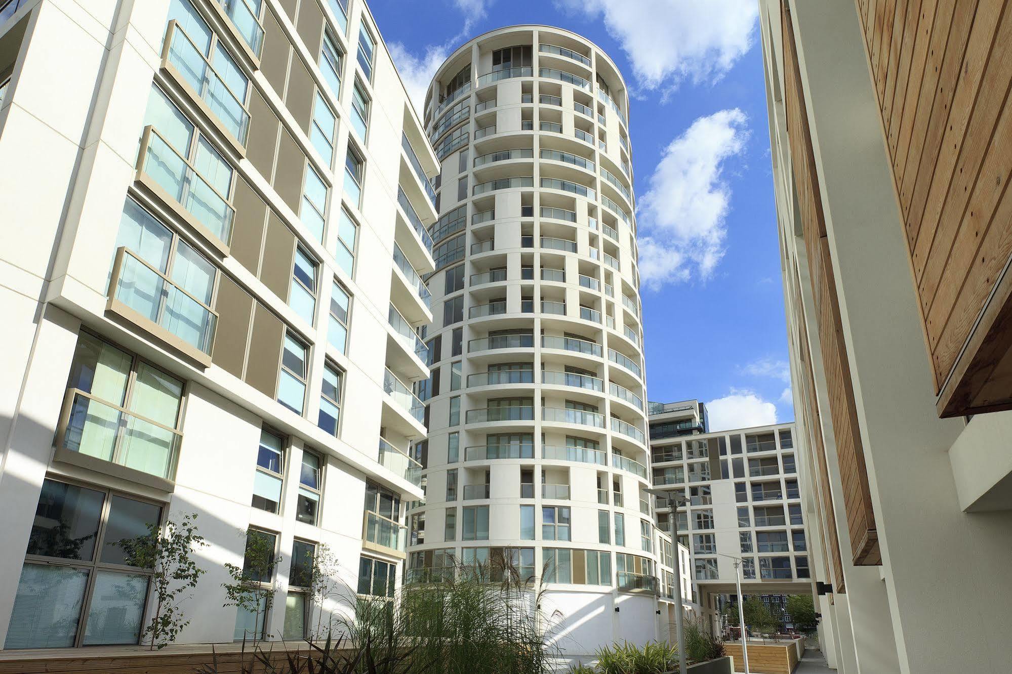 Saco Canary Wharf - Trinity Tower Londres Exterior foto